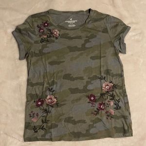 AEO Camo T-Shirt XS